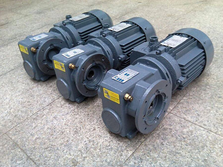 東勝機(jī)械訂購(gòu)三臺(tái)擠壓送料機(jī)減速機(jī)